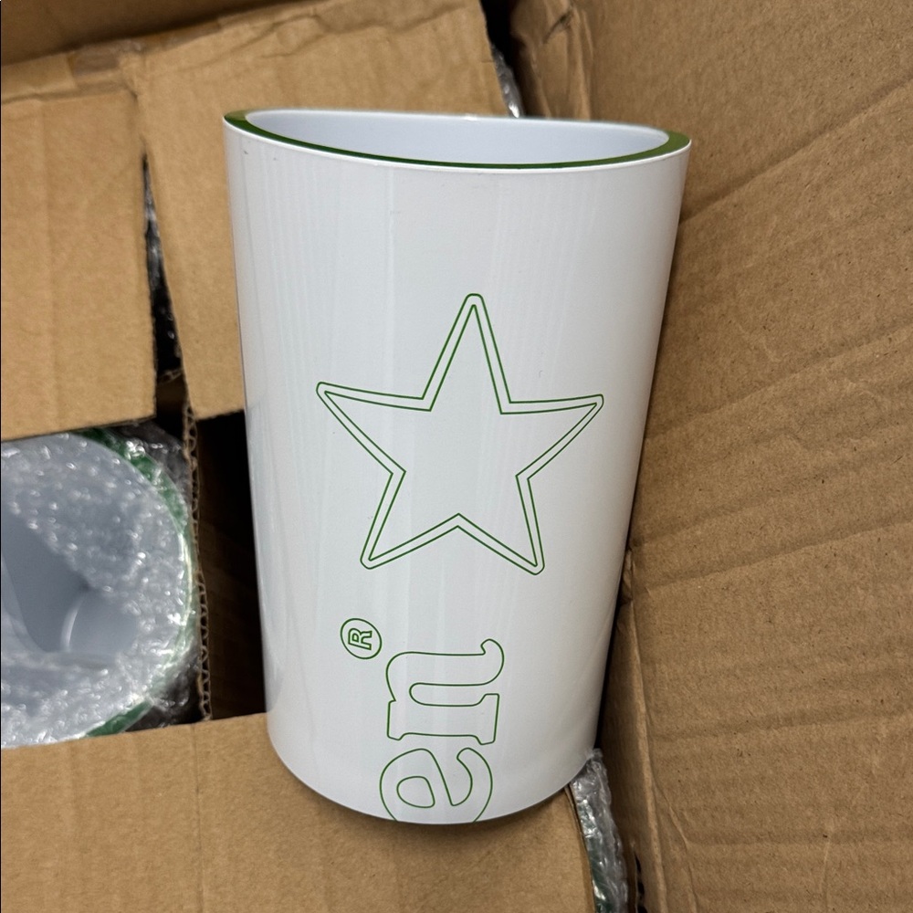 Heineken White and Green Star Design Kitchen Utensil Holder. set of 12